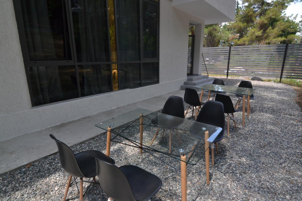 Hotel Apra Pizunda Exterior photo